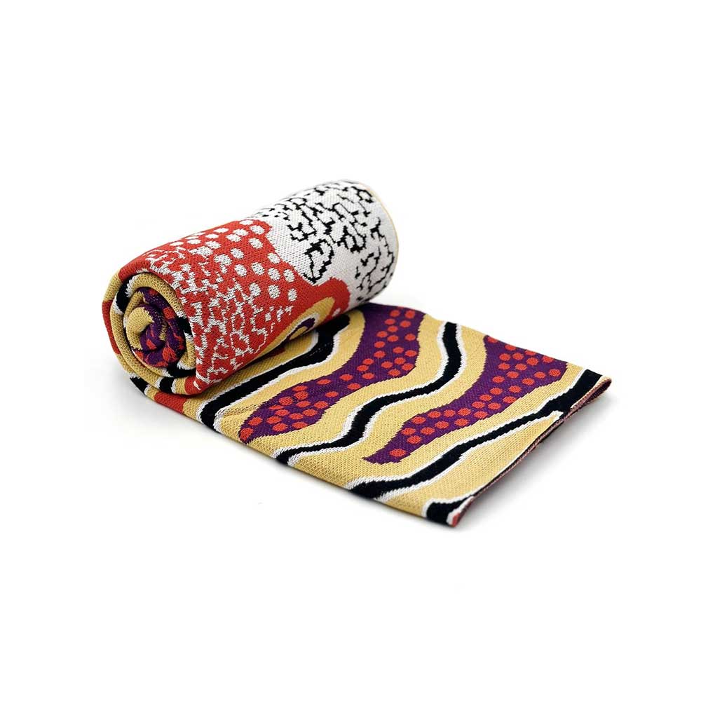 Puurdu Manu throw